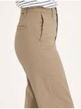 Dockers Ideal Fit Chino Pants in Khaki Ta. 10P